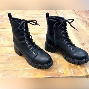 Mia 7.5 zipper tie combat boots